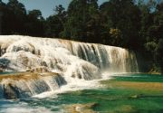 Wasserfall am Fluss Aqua Azul